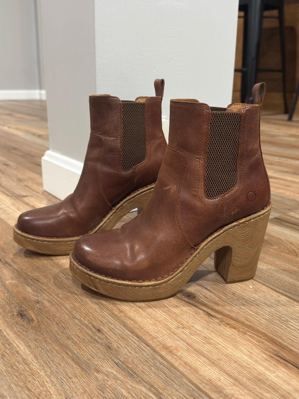 BORN Boho Western 70s Style Chunky Heel Brown Leather Booties | Size 8